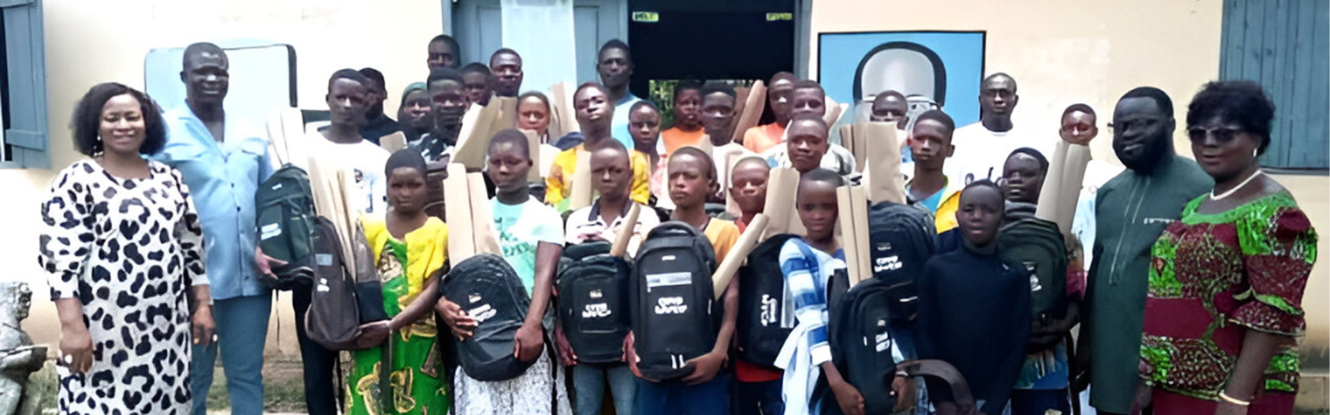 Rentrée scolaire 2024-2025 : La MVCP-Antenne de Notsè soutient une trentaine d’élèves avec des kits scolaires