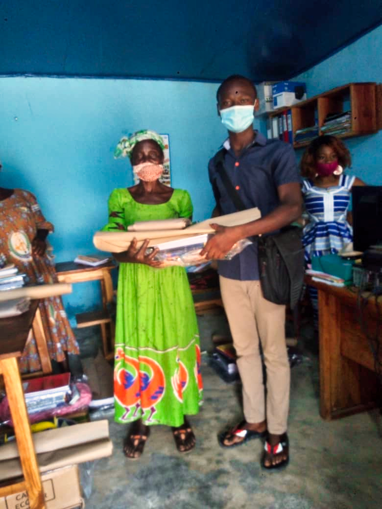 MVCP TOGO Distribution des Kits scolaires pour la rentree academique 2020 2021 Parainne