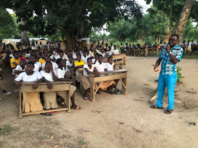 MVCP TOGO sensibilise dans le cadre de la journee mondiale de l hygiene menstruelle distribution ouverture