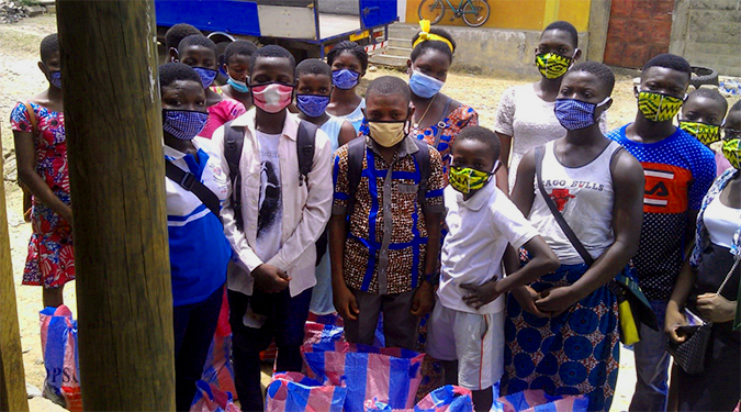 MVCP Activites Don de kit alimentaires aux parraines de Kara Beneficiaires